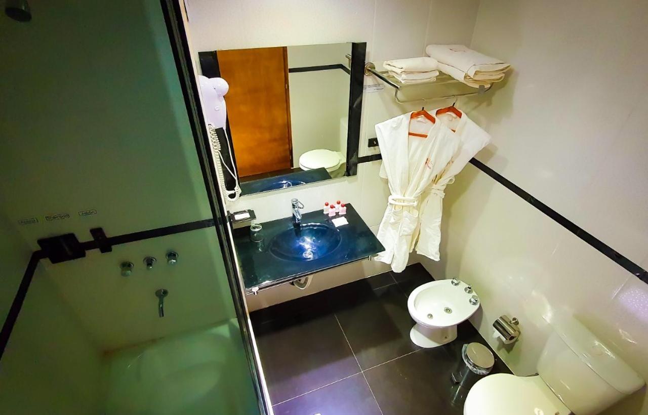 Austral Hotel Dos de Mayo Luaran gambar