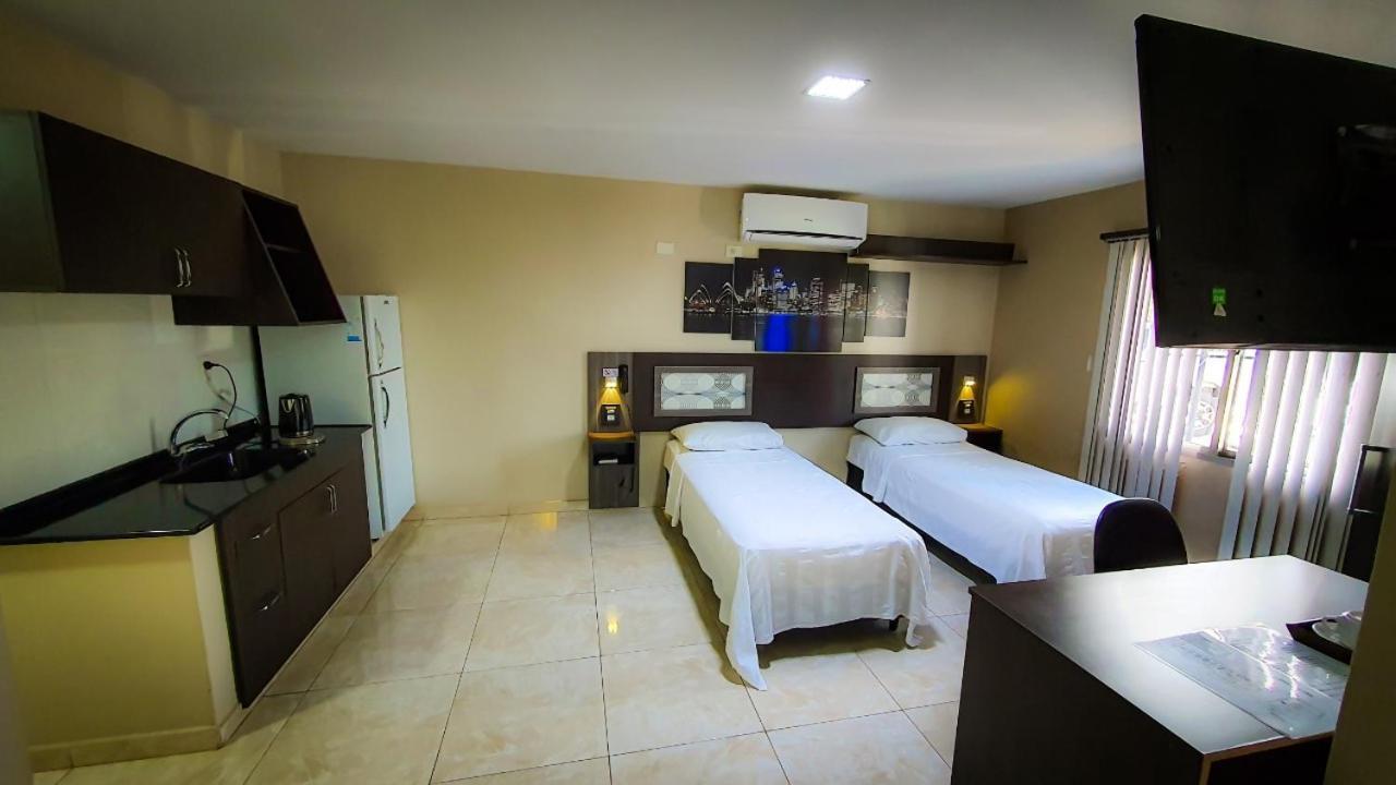 Austral Hotel Dos de Mayo Luaran gambar