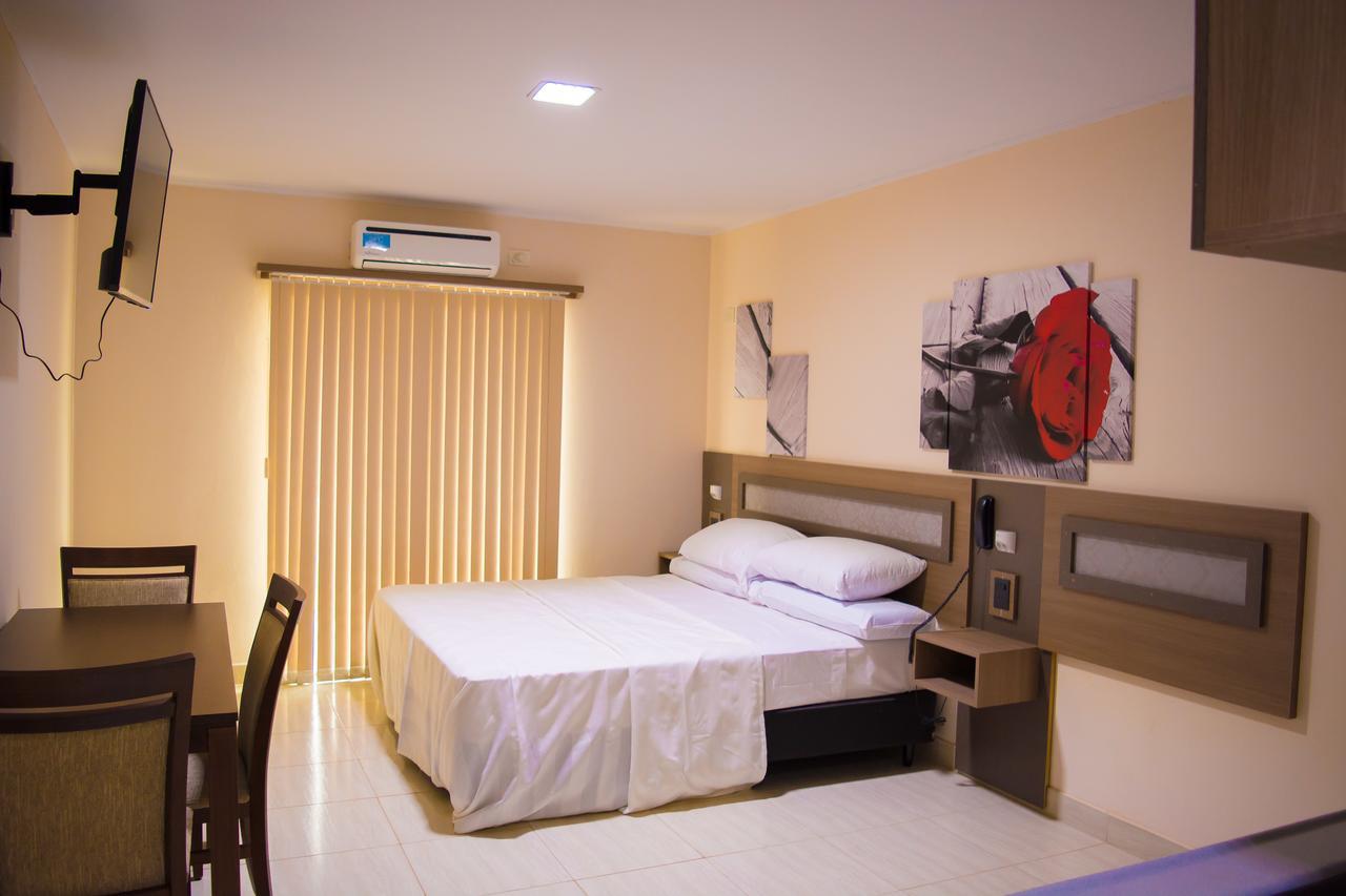 Austral Hotel Dos de Mayo Luaran gambar